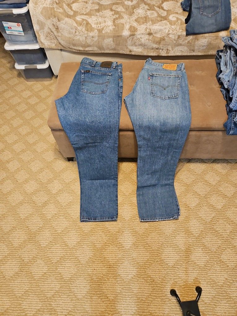 1 Pair Levis Jeans 1 Pair Lee Jeans