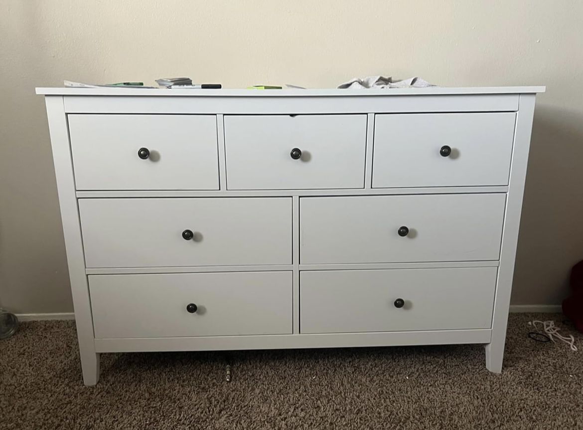 Modern Dresser for Bedroom, Wooden 7 Drawer Dresser, Storage Cabinet for Bedroom,Living Room, Hallway, Entryway