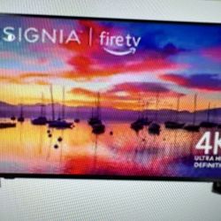 Insignia 55” LED 4 K TV & Wall Mount