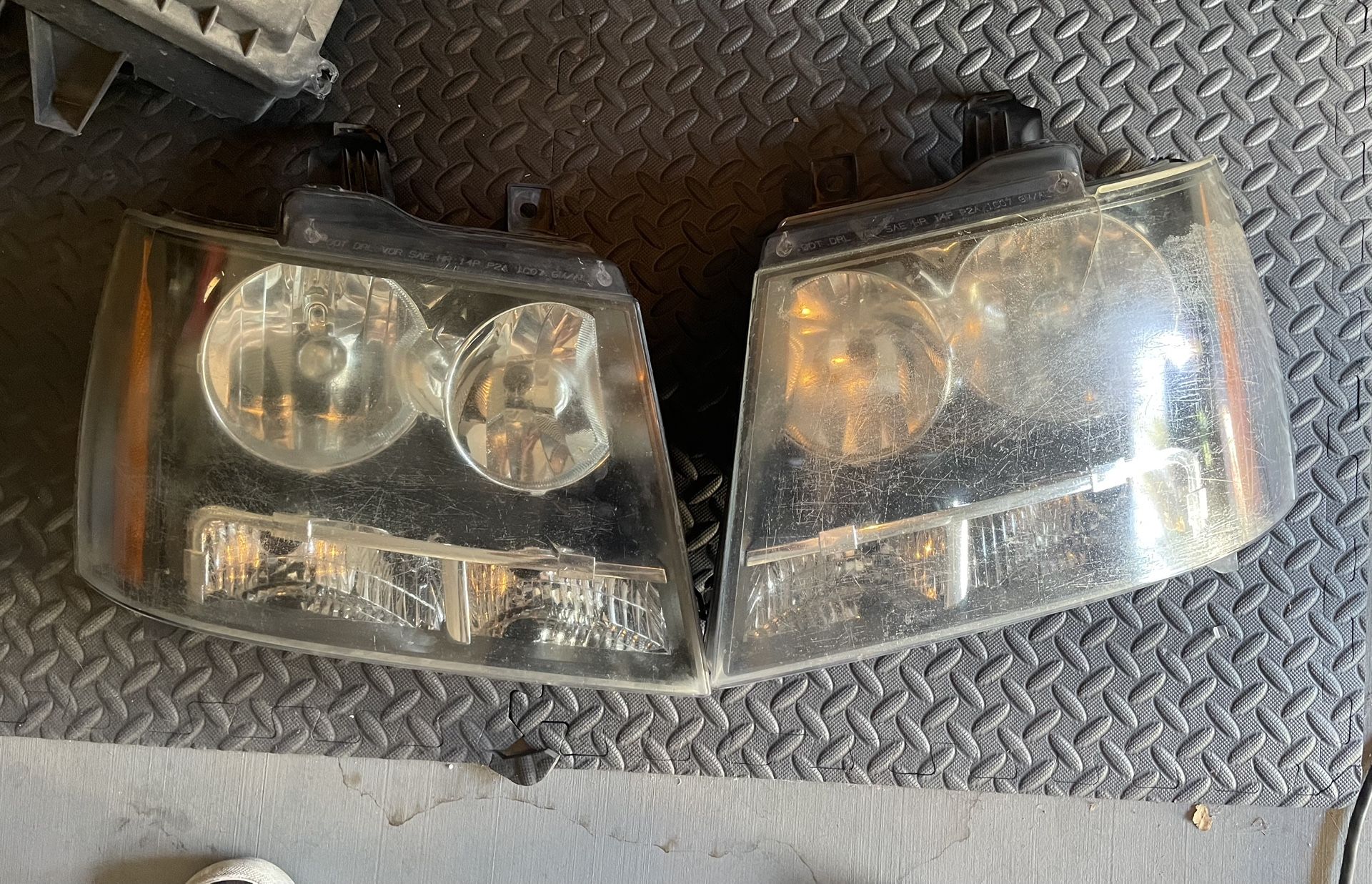 07-14 OEM Tahoe/Suburban headlights