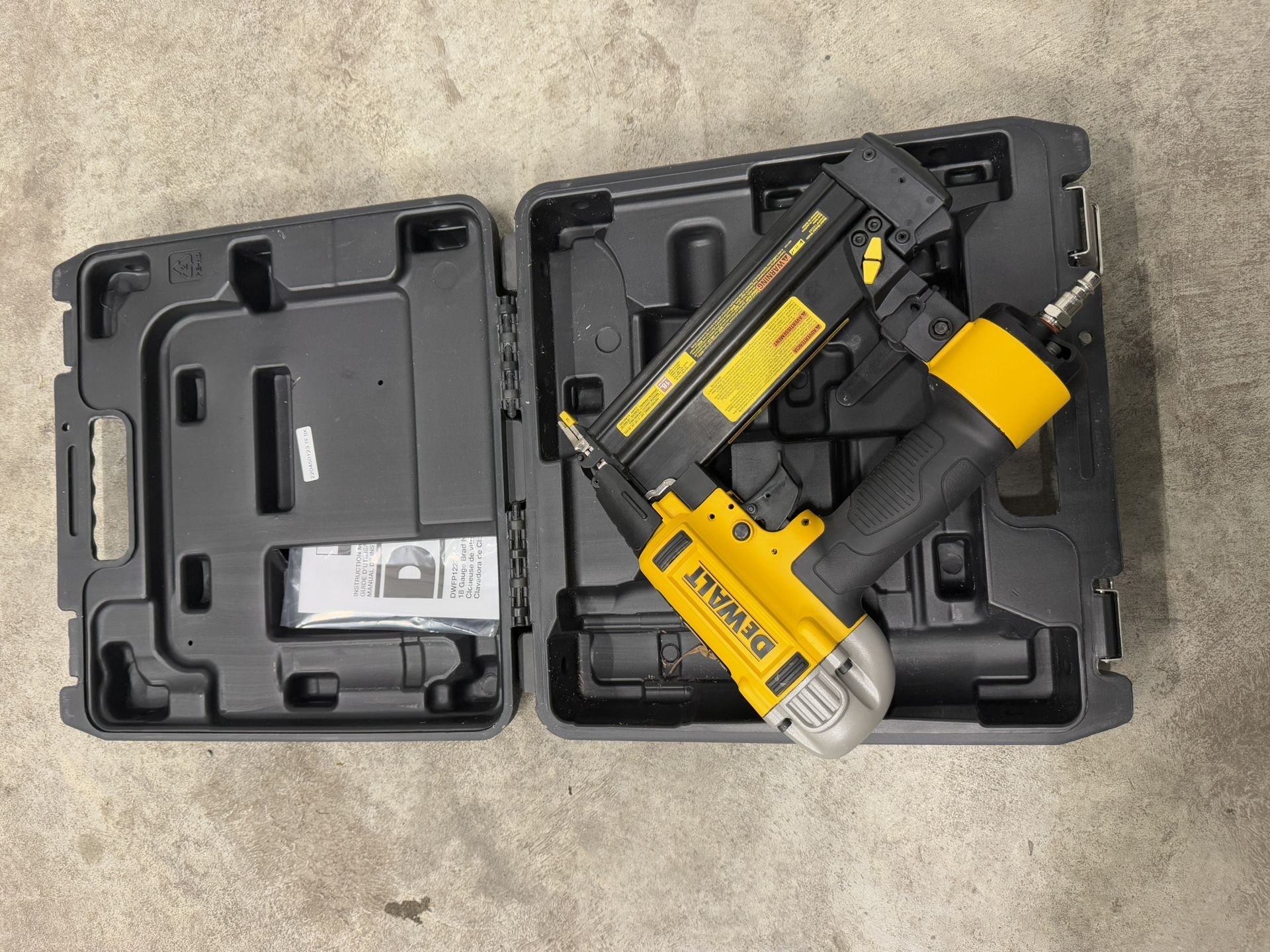 New Dewalt 18 Ga Nailer