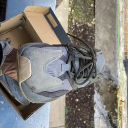 Adidas Yeezy Boost 700