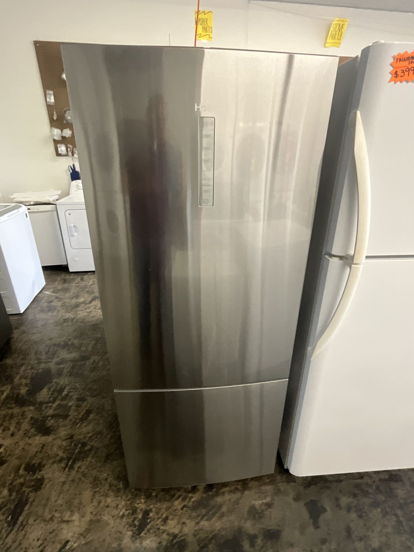 Like New Haier Bottom freezer Refrigerator