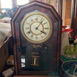 Vintage Clock works perfect