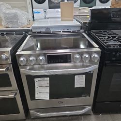 LG Studio 
30 Inch Smart Slide In Induction Range with 5 Induction/Radiant Elements, 6.3 Cu. Ft. Oven Capacity, ProBake Convection®, Soft Close Warmin