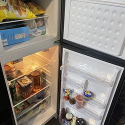 Apartment Size Refrigerator 