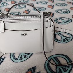 DKNY Ladies Removable Strap
