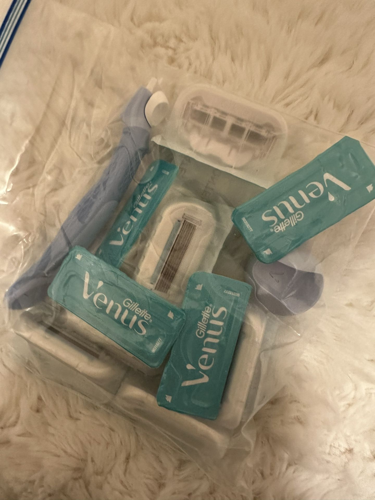 Venus Razor With Refills