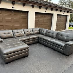 Sofa/Couch Sectional - Leather - Macy’s - Delivery Available 🚛