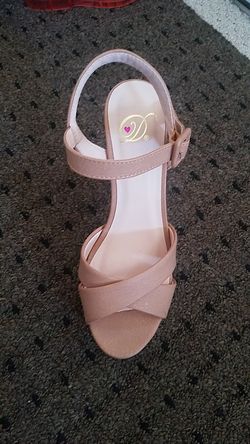 Nude women heels size 6 1/2 61/2 heels