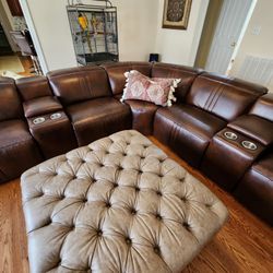 8 Piece Leather Sectional WITH Ottoman!