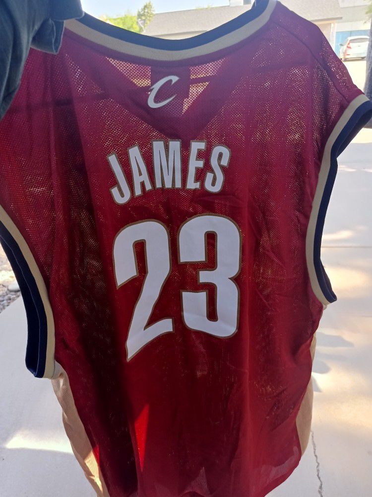 Vintage LEBRON JAMES JERSEY XXL for Sale in Lincoln Acres, CA - OfferUp