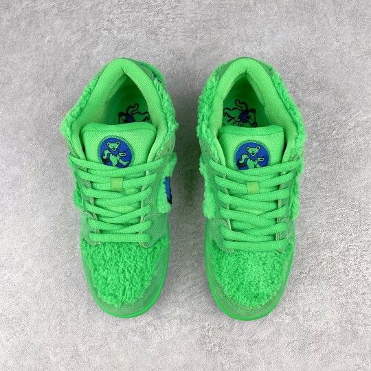 Nike SB Dunk Low Grateful Dead Bears Green,size 4-13 available.