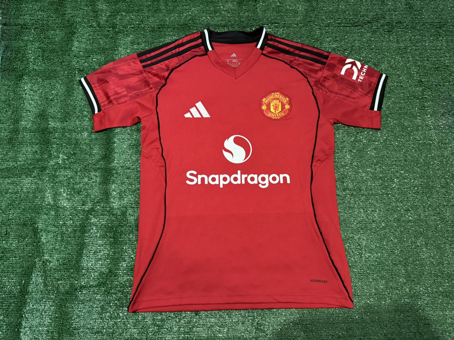 Benjamin Sesko #30 Manchester United Home Jersey 25/26