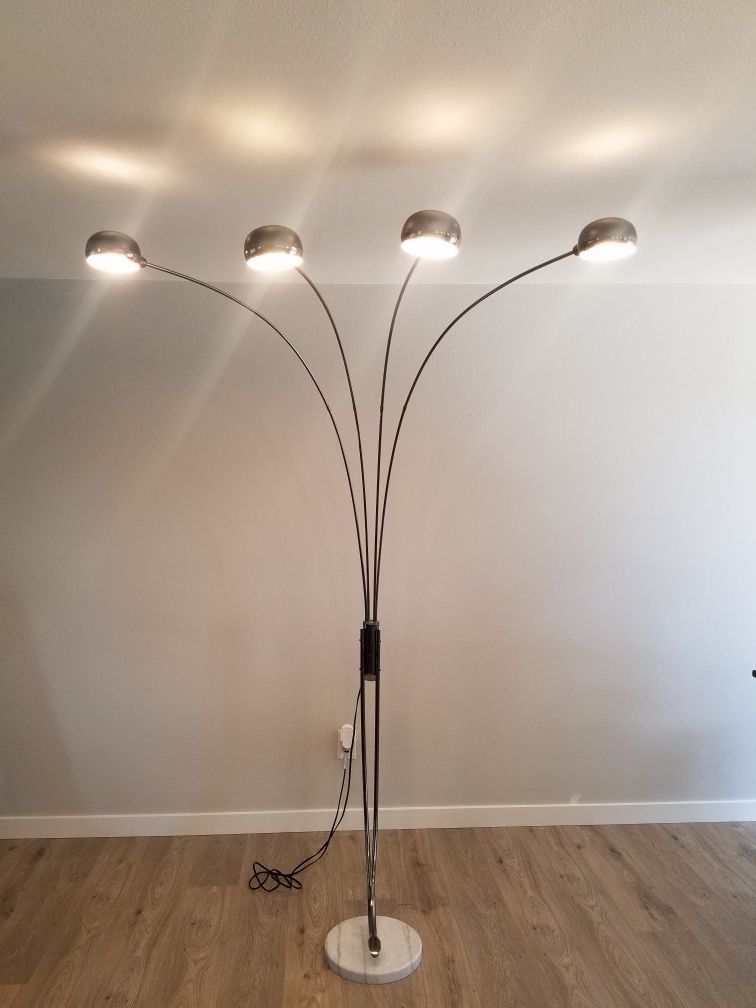 Floor lamp