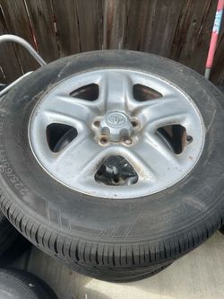 Toyota Rav 4 tires
