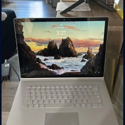 Microsoft Surface Book 2 7th Gen i7 236GB Storage 16  GB rAM. 