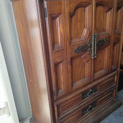 Armoire Very Well Built