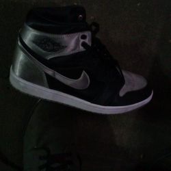 Jordan Retro 1's Satin Black And Silver 11 (New)