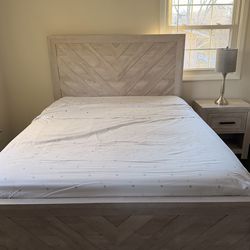 Light Wood Chevron Bed Frame Nightstand Set