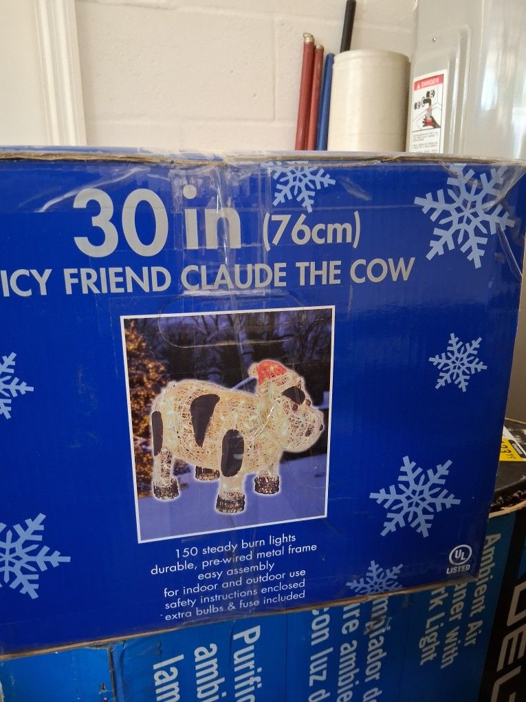 New In Box Christmas Decorations Lighted Cow Outdoor Decor