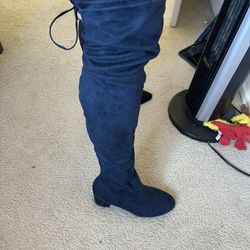 2 Pair Of Women’s Thigh High Boots Suede Size 10 In Good Condition( Taupe And One Navy Blue)  