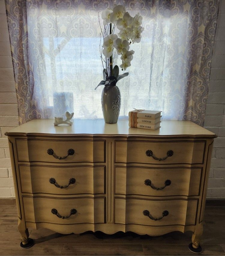 French Provincial Dresser/Chest