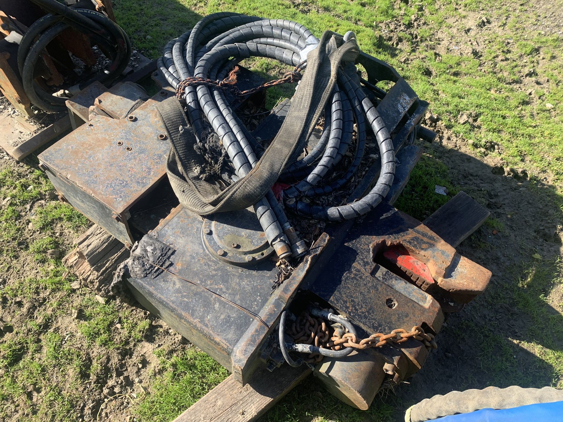 Excavator Mounted Sheet Steel Pile Driver
