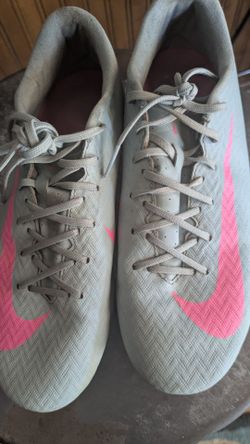Nike soccer cleats size 7