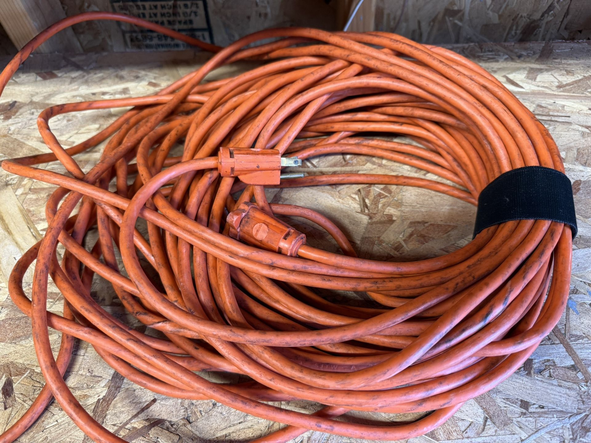 100’ 16 Gauge Extension Cord!