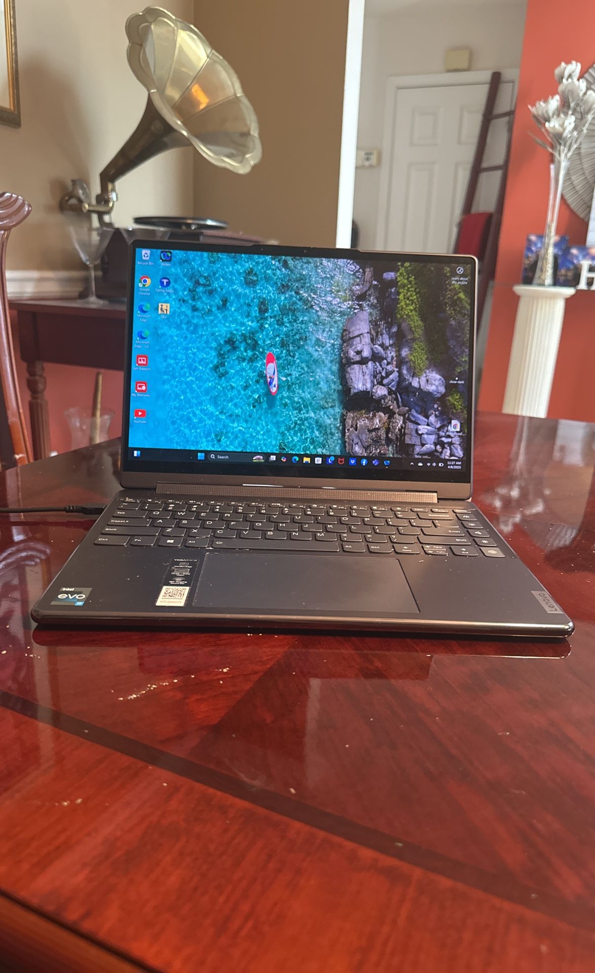 š» Lenovo Yoga 9i 14ā 4K OLED Touchscreen Laptop ā 16GB RAM / 1TB SSD ā Like New!