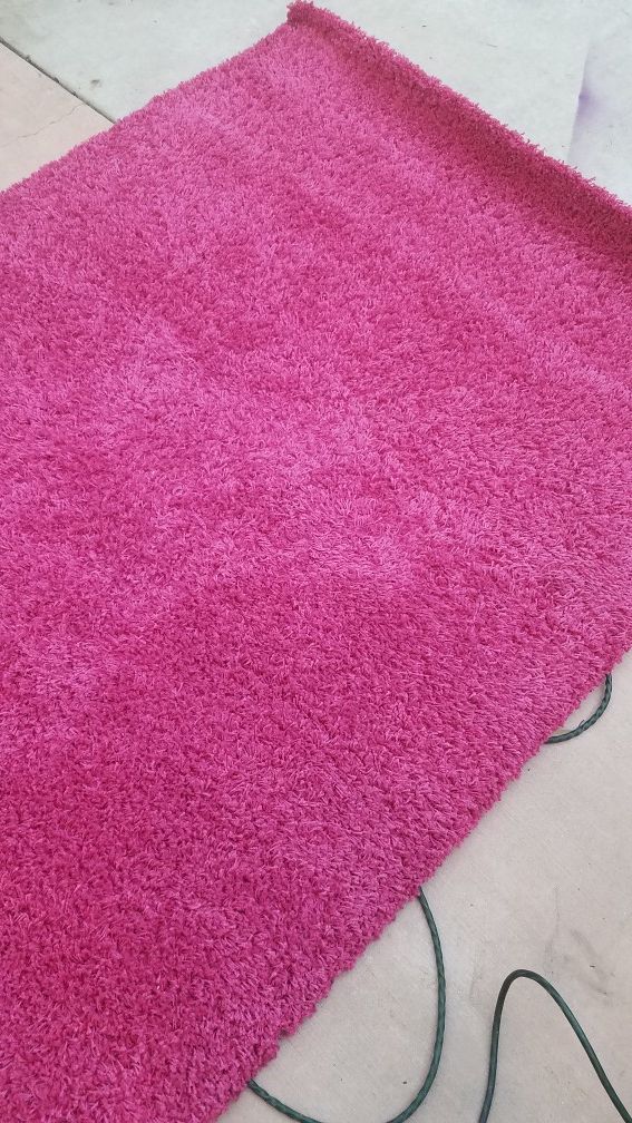Pink rug Ikea