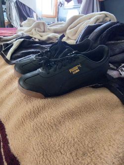 Puma Roma Black Sneakers with Gum Sole