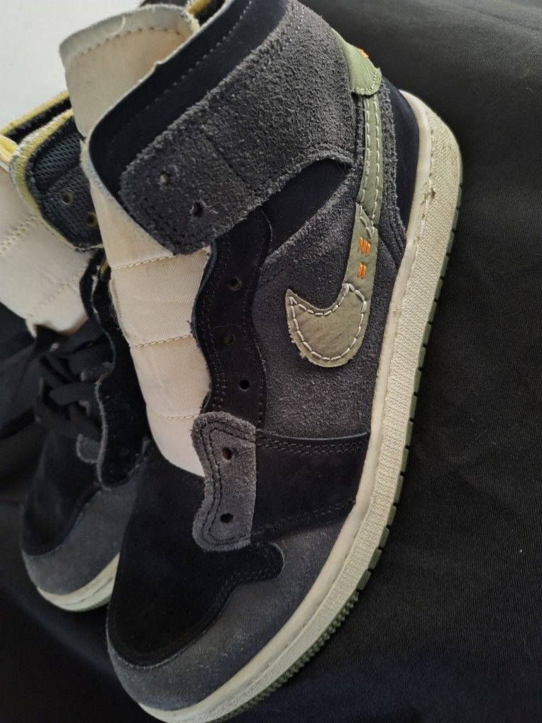 Jordan 1 Size 6.5 Y 