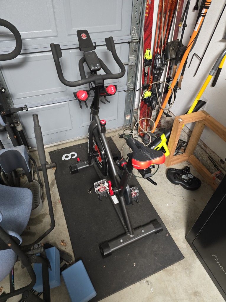 Schwinn IC4 Bike