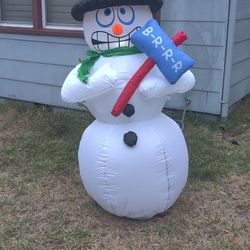 6 Ft Inflatable Snowman 