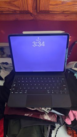 Apple iPad Pro 256g with Magic Keyboard and Apple Pencil