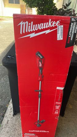 Milwaukee M18 Brushless String Trimmer Kit