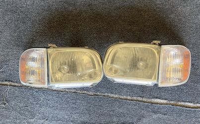2006 Toyota Sequioa Headlights
