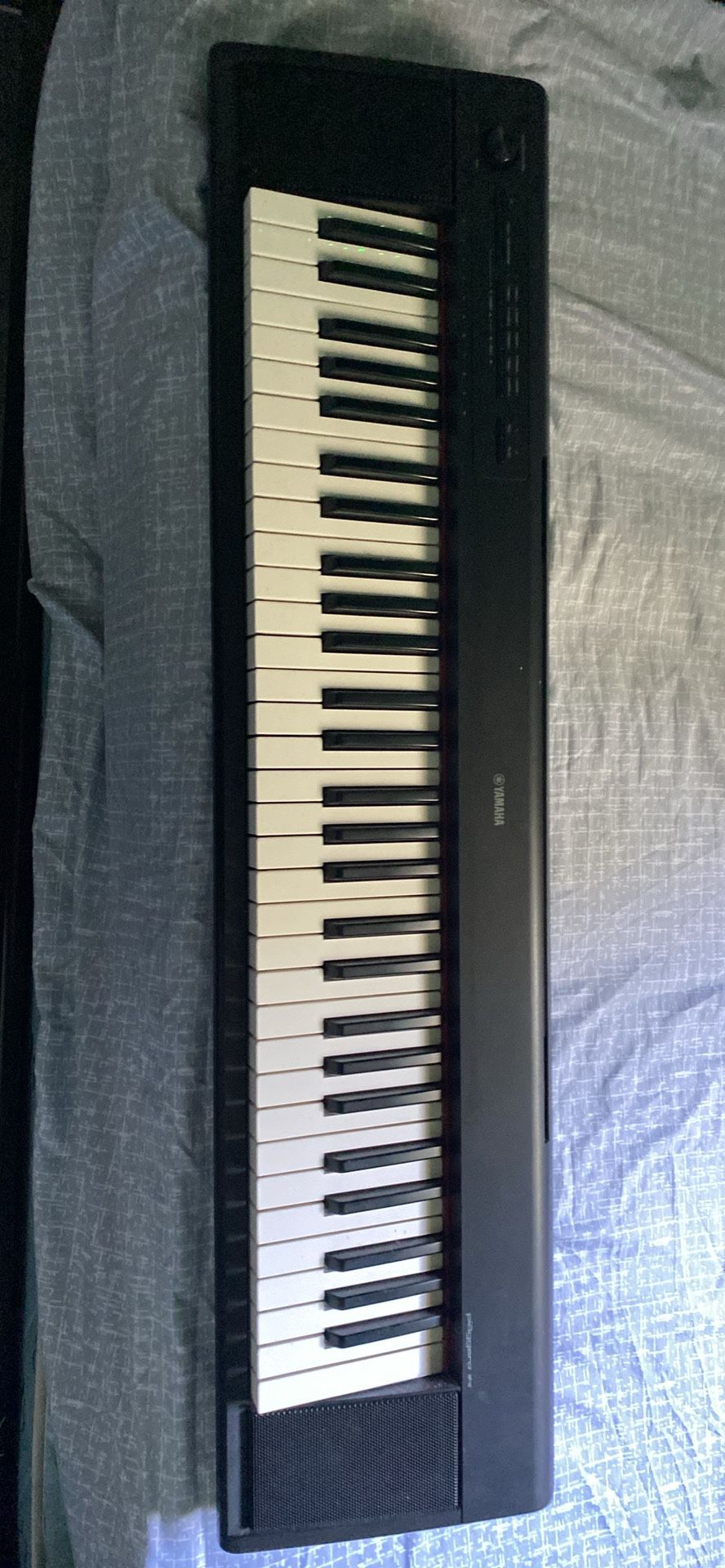 Yamaha 61-Key Piaggero Ultra-Portable Digital Piano, Black 