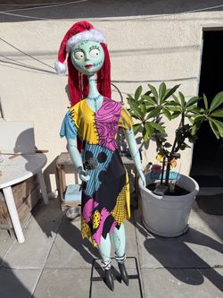 Sally  animatronic the nightmare before Christmas
