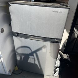 Insignia Mini Fridge 