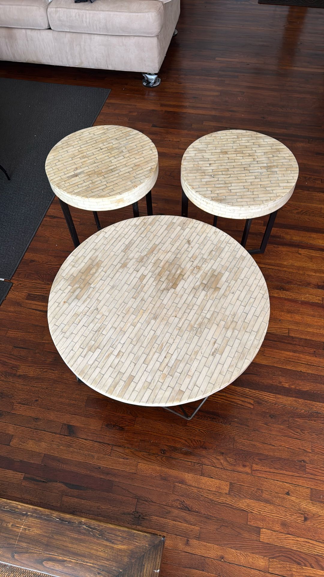 Table With 2 End Tables