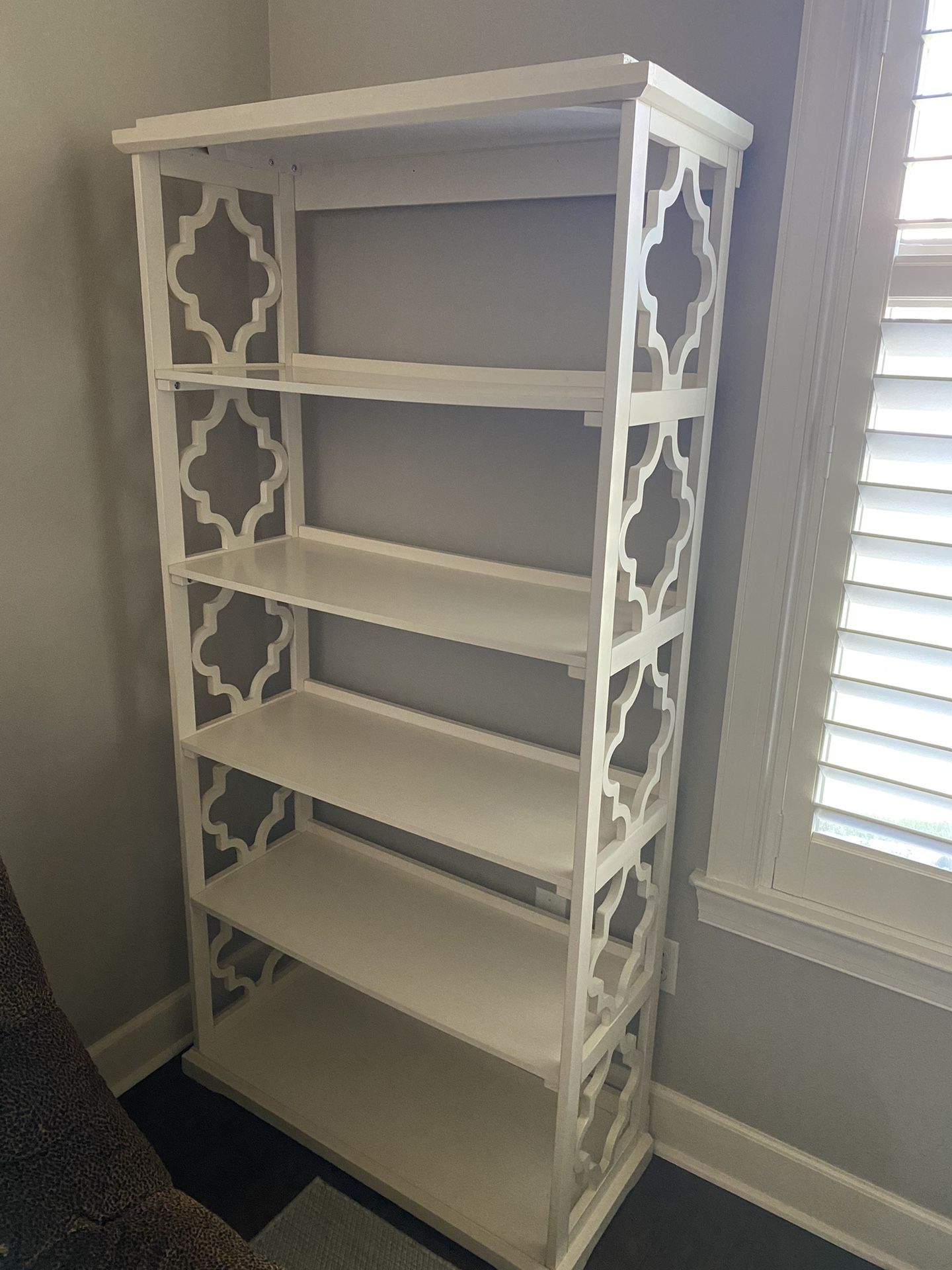 Bookcase-Beautiful Quatrefoili Pattern!!!