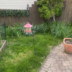 Bird Feeder With Hangar 