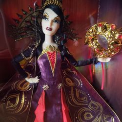 Disney designer collection midnight masquerade series EVIL QUEEN and pin set