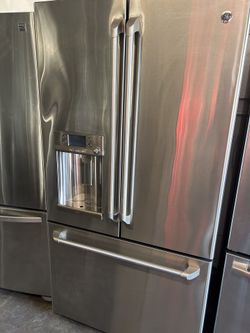 LG French Door Refrigerator ( Counter Depth) 
