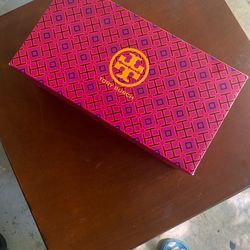 Tory Burch sandals size 9 new
