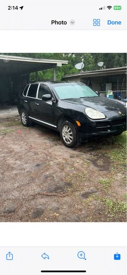 Porsche Cayenne Black SUV