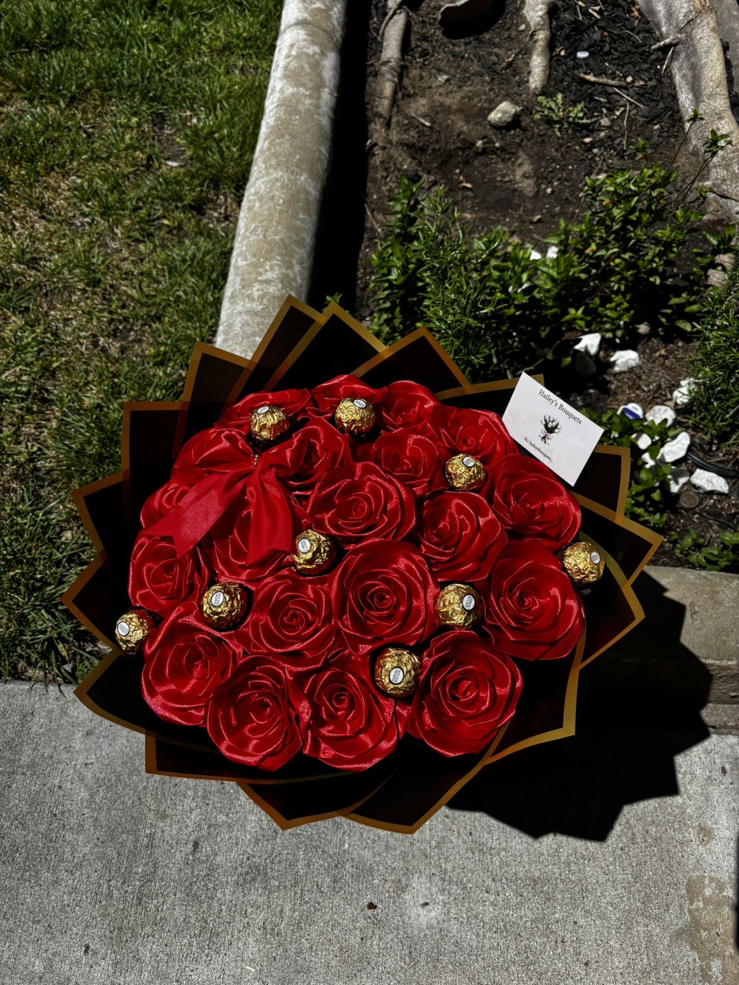 Ramo Buchon, Eternal Roses, Forever Flowers
